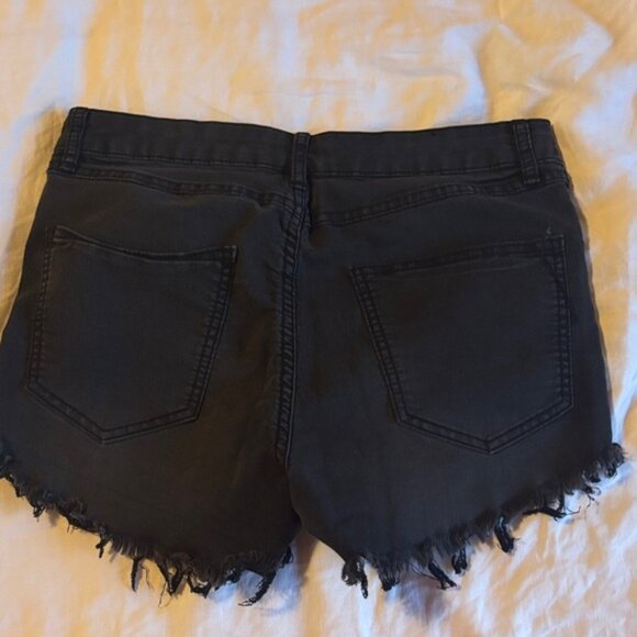 Harlow Black Distressed Jean Shorts - Picture 4 of 4
